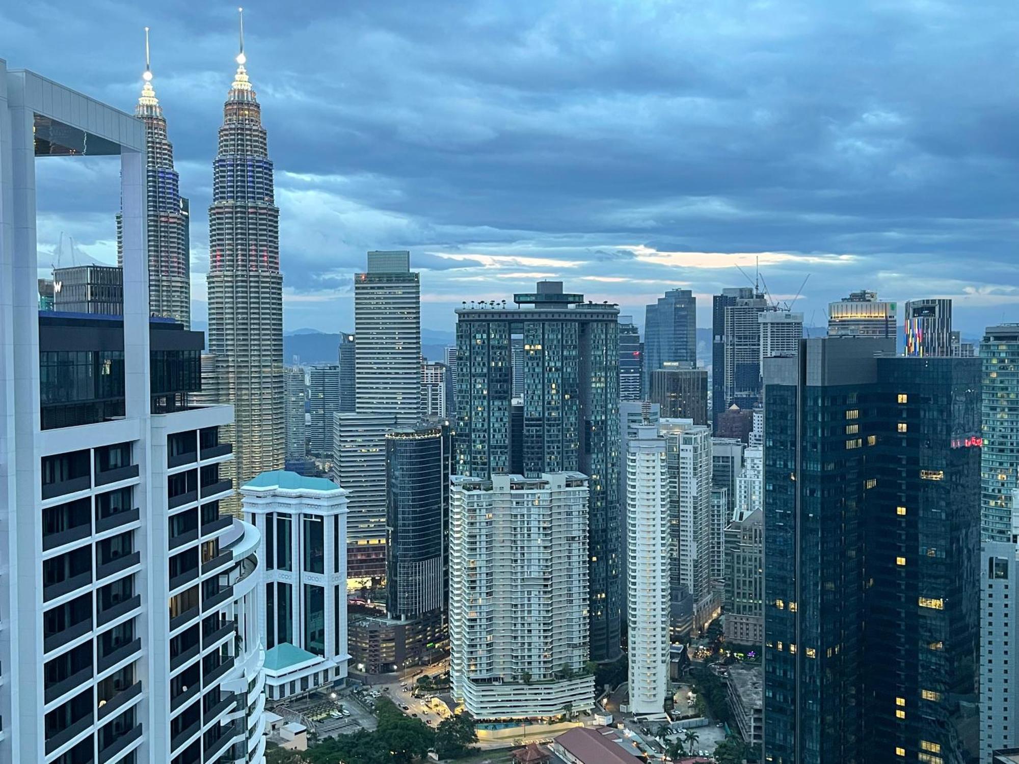 Ferienwohnung The Platinum Klcc By Infinity Pool Kuala Lumpur Exterior foto